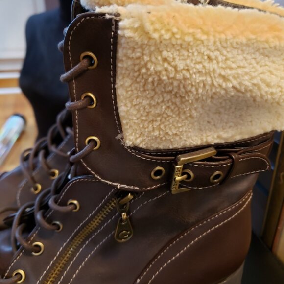 NEW Guess Lace-up Boots - Picture 6 of 7